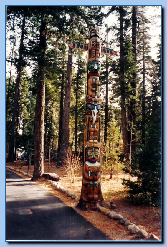 2 095 Totem Traditional Archive 02